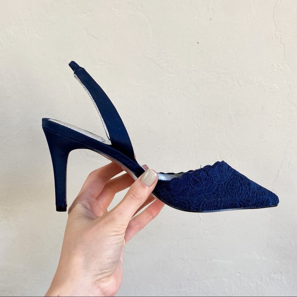 NEW Adrianna Papell Navy Lace Hallie Slingback Heels - Picture 7 of 7